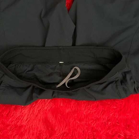 Lululemon Men’s black short. No size dot* - Picture 3 of 5